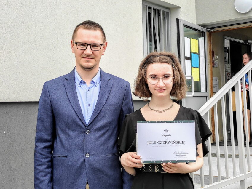 Nagroda dla Julii Czerwińskiej, absolwentki Szkoły Podstawowej w Modlnej